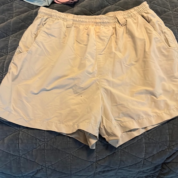 Columbia Other - Columbia PFG Tan Shorts / Khaki Large